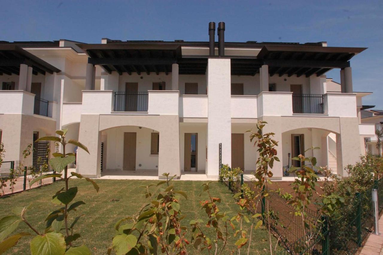 Recently Built Flat With Swimming Pool And Balcony Apartment *